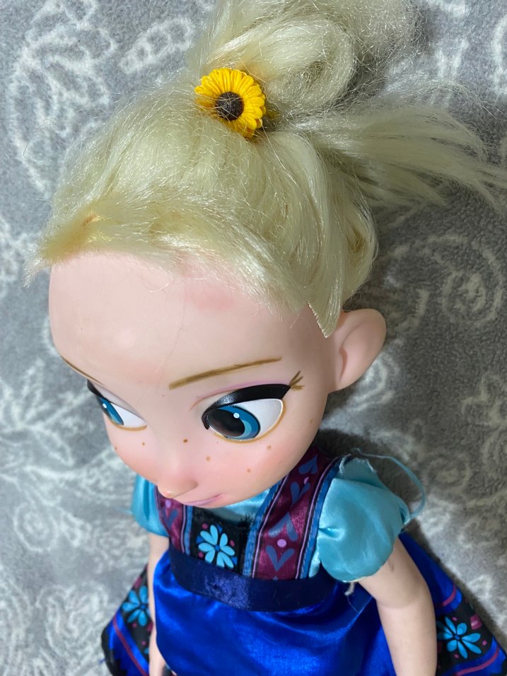 Parlak Mavi Elbiseli Bebek - Görsel 2