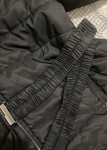 Kadın Siyah Kapüşonlu Midi Kemerli Kış Montu - Görsel 5