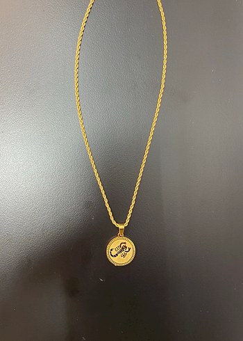 Minimalist Altın Renkli Kadın Kolye