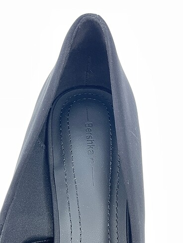 40 Beden siyah Renk Bershka Stiletto %70 İndirimli.