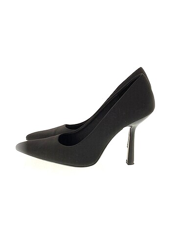 Bershka Stiletto %70 İndirimli.