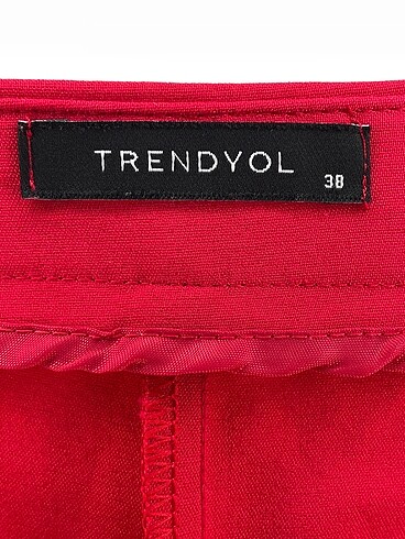 38 Beden kırmızı Renk Trendyol & Milla Düz Kesim %70 İndirimli.