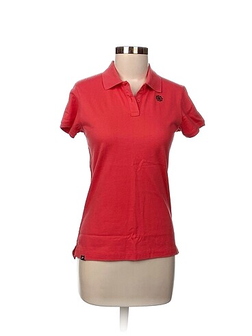 Nike T-shirt %70 İndirimli.