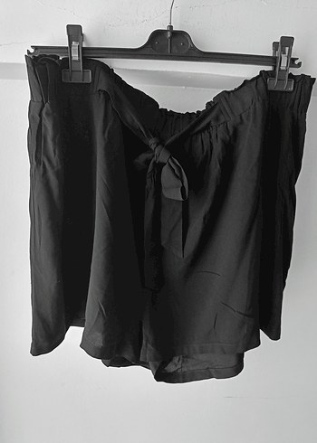 Primark Siyah Kemerli Mini Viskon Şort