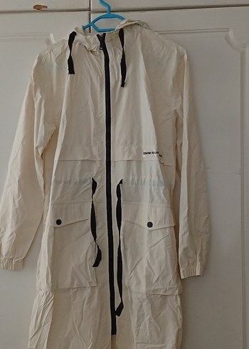 Uzun Beyaz Kadın Yağmurluk - Görsel 3