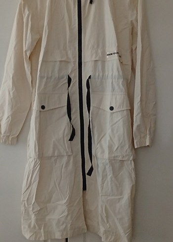 Uzun Beyaz Kadın Yağmurluk - Görsel 2