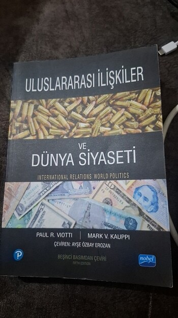 Uluslararası ilişkiler ve dünya siyaseti