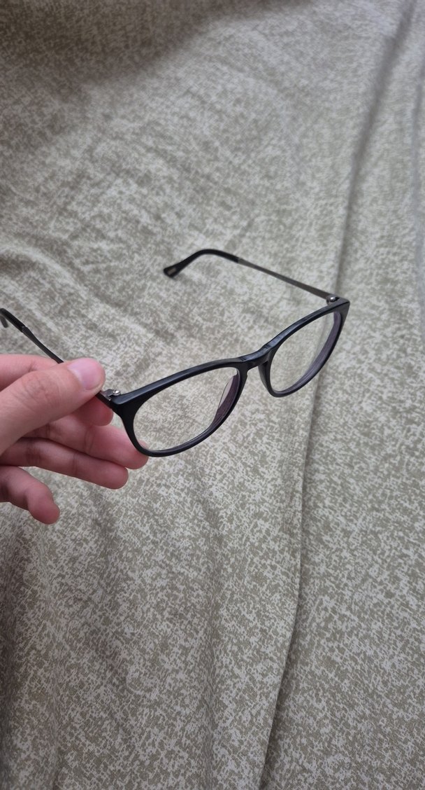 Siyah Kenarlı Gri Siyah Gözlük - Görsel 2