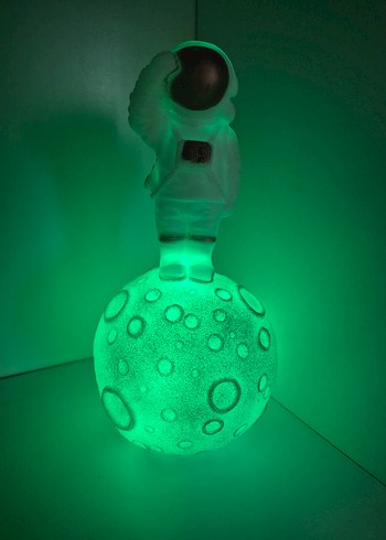 Ay Üzerinde Astronot Rengarenk Işıklı Gece Lambası - Görsel 4