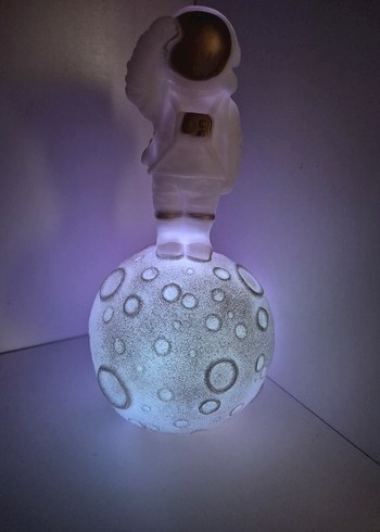 Ay Üzerinde Astronot Rengarenk Işıklı Gece Lambası - Görsel 5