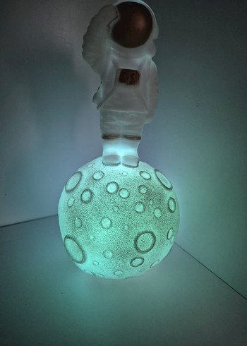 Ay Üzerinde Astronot Rengarenk Işıklı Gece Lambası - Görsel 7