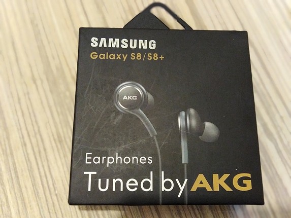 Samsung Tuned by AKG kulaklık 