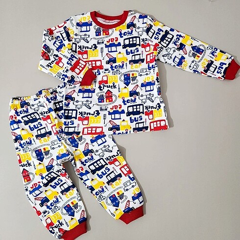 Erkek çocuk pijama takımı