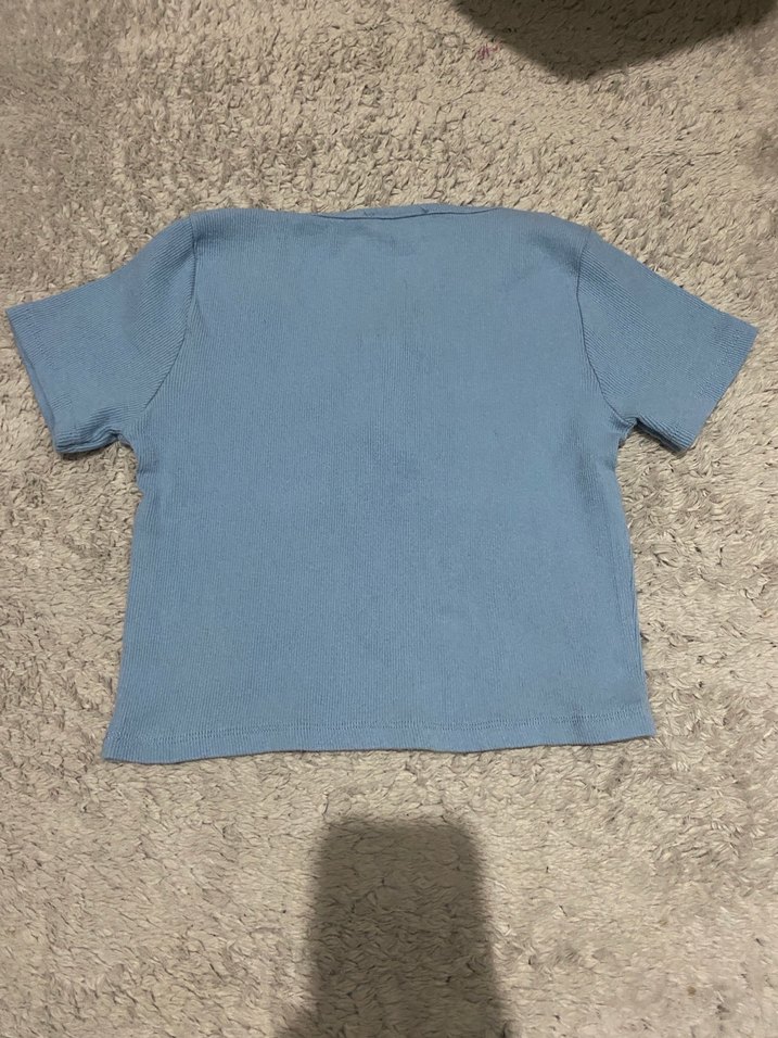 Mavi Düğmeli Kız Tişörtü - Görsel 3