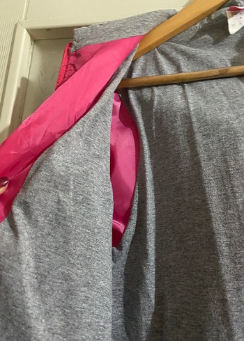 Pembe Fermuarlı Yağmurluk - Görsel 3