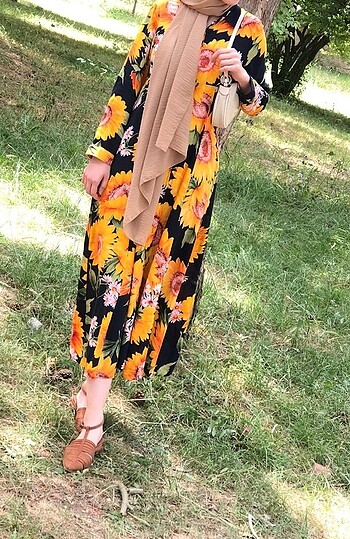 Çiçekli günlük elbise