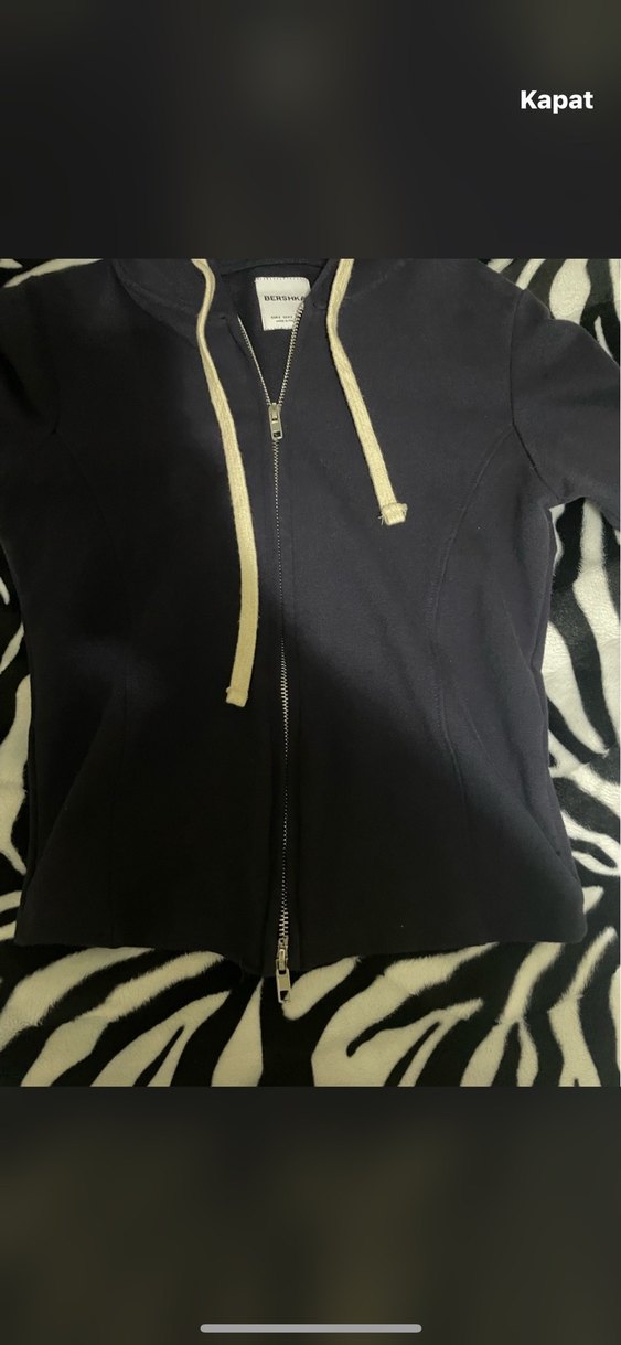 Fermuarlı üste oturan bershka hırka - Görsel 3