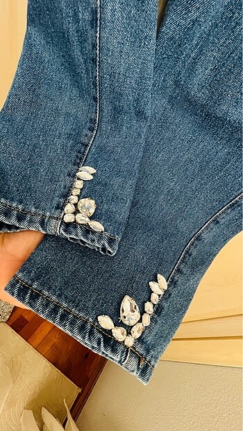 42 Beden Mevis Paçası Taşlı Jean Pantolon