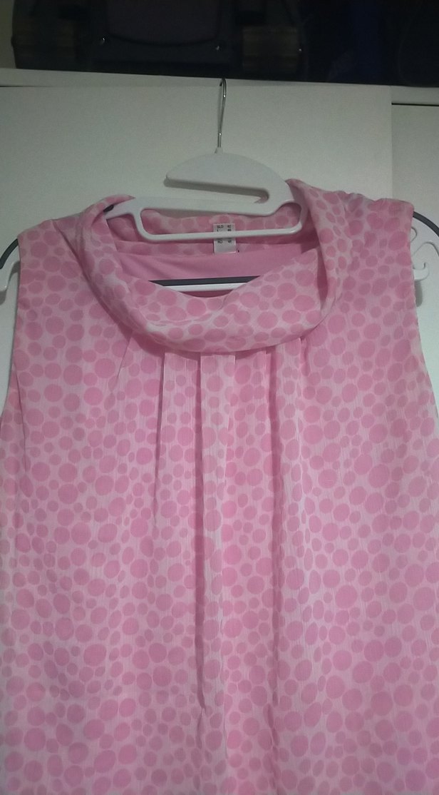 Pembe Piliseli Kolsuz Yüksek Yaka Bluz - Görsel 2