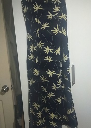 Siyah sarı yaprak desenli elbise - Görsel 7