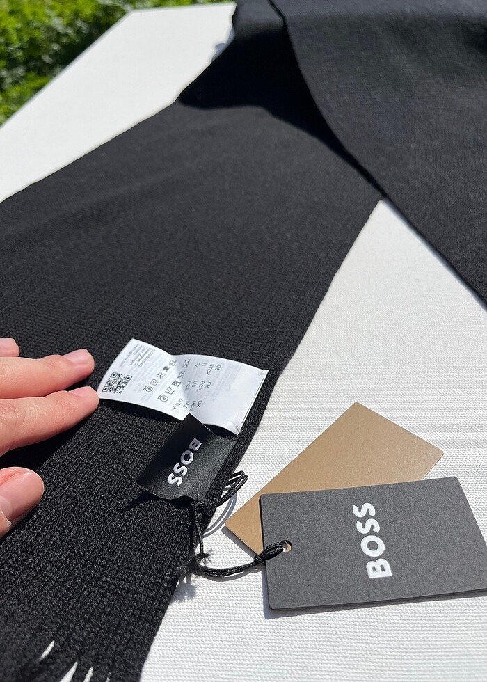 Boss Etiketli Erkek Atkı - Görsel 4