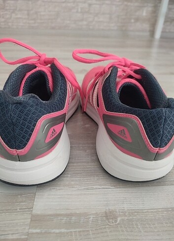 37 Beden Adidas Spor ayakkabı