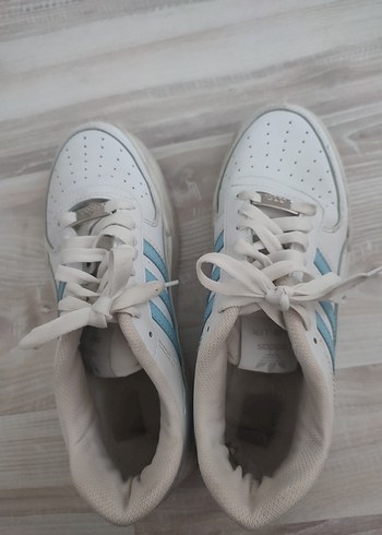 38 Beden Adidas Beyaz Bağcıklı Kadın Spor Ayakkabı