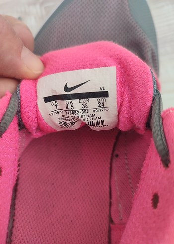 38 Beden pembe Renk Nike Air Gri-Pembe Bağcıklı Kadın Spor Ayakkabı