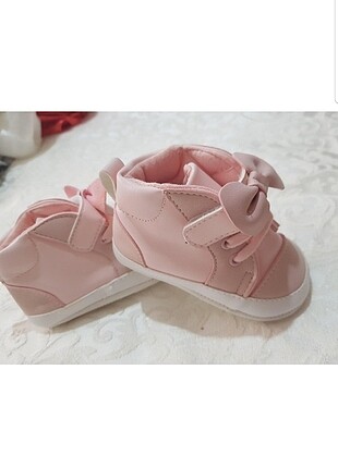 Bebek ayakkabıları 