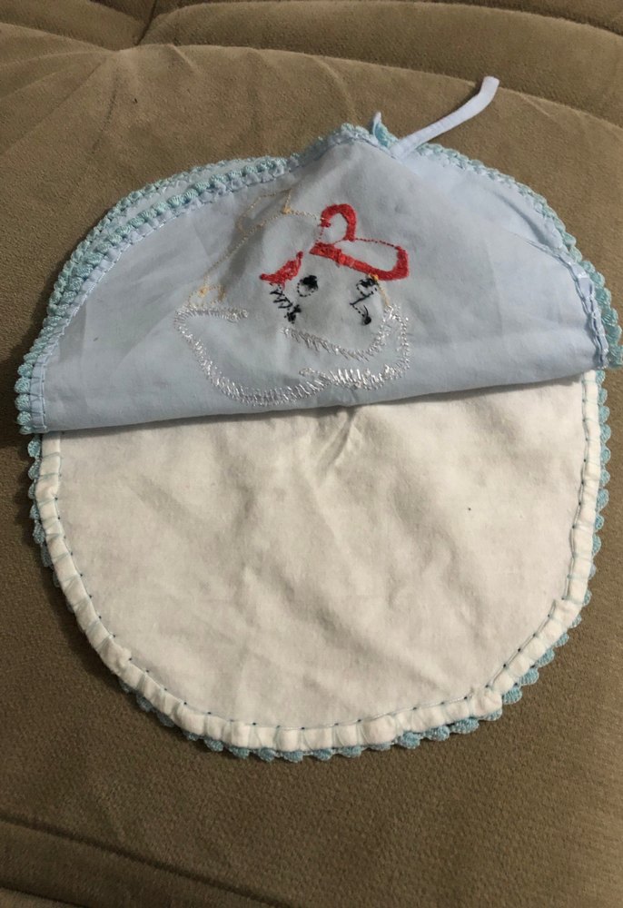 Nakışlı Beyaz Bebek Önlüğü - Görsel 2