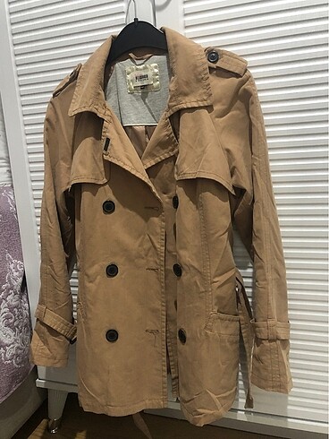 Bershka Trençkot