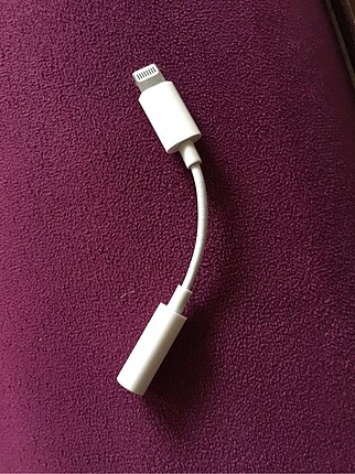 Kulaklık dönüstürücüsü. Apple marka sıfırdır
