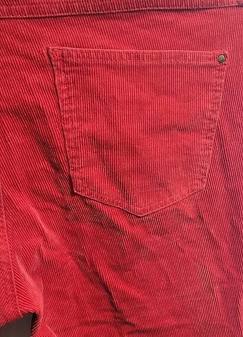 40 Beden Mango likralı kırmızı kadife pantolon