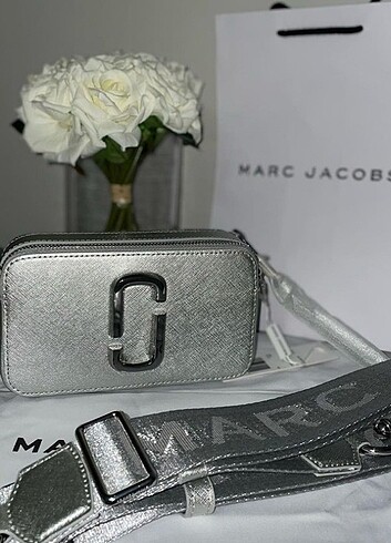 Marc Jacobs Snapshot ????