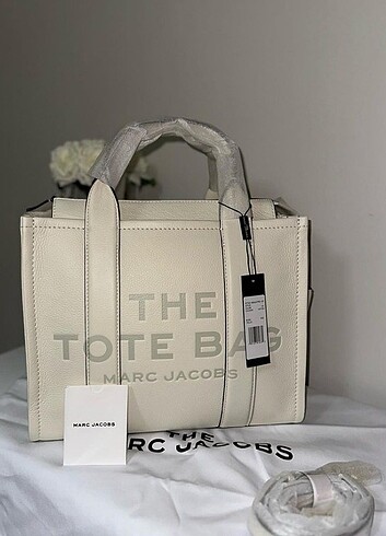 Marc Jacobs The Tote Bag 33cm