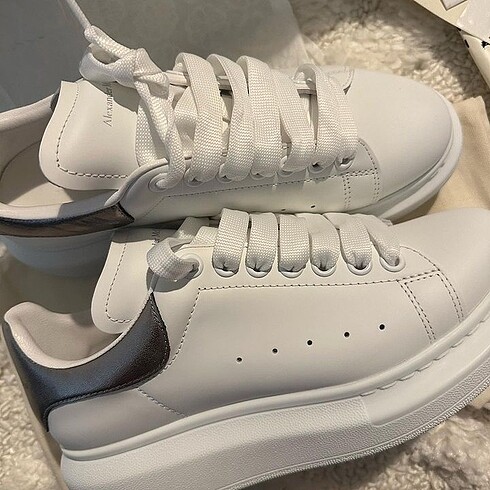 39 Beden Alexander McQueen ????