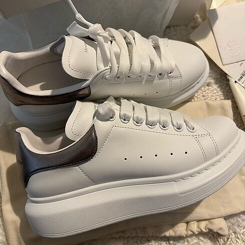 39 Beden gri Renk Alexander McQueen ????