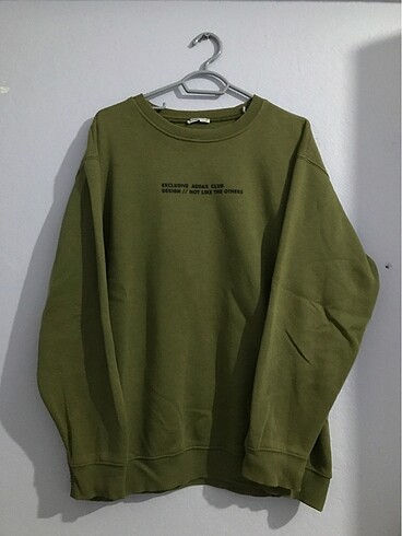 sweatshirt