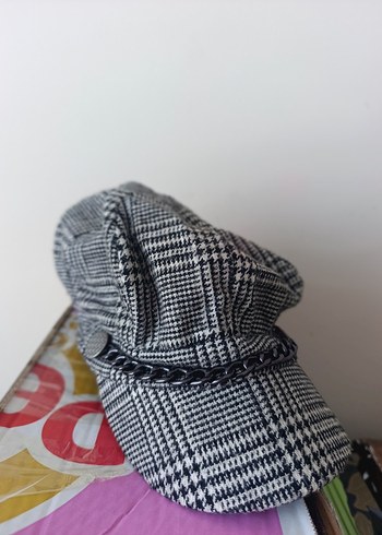 Gri Ekoseli Zincir Detaylı Kadın Şapka - Görsel 2