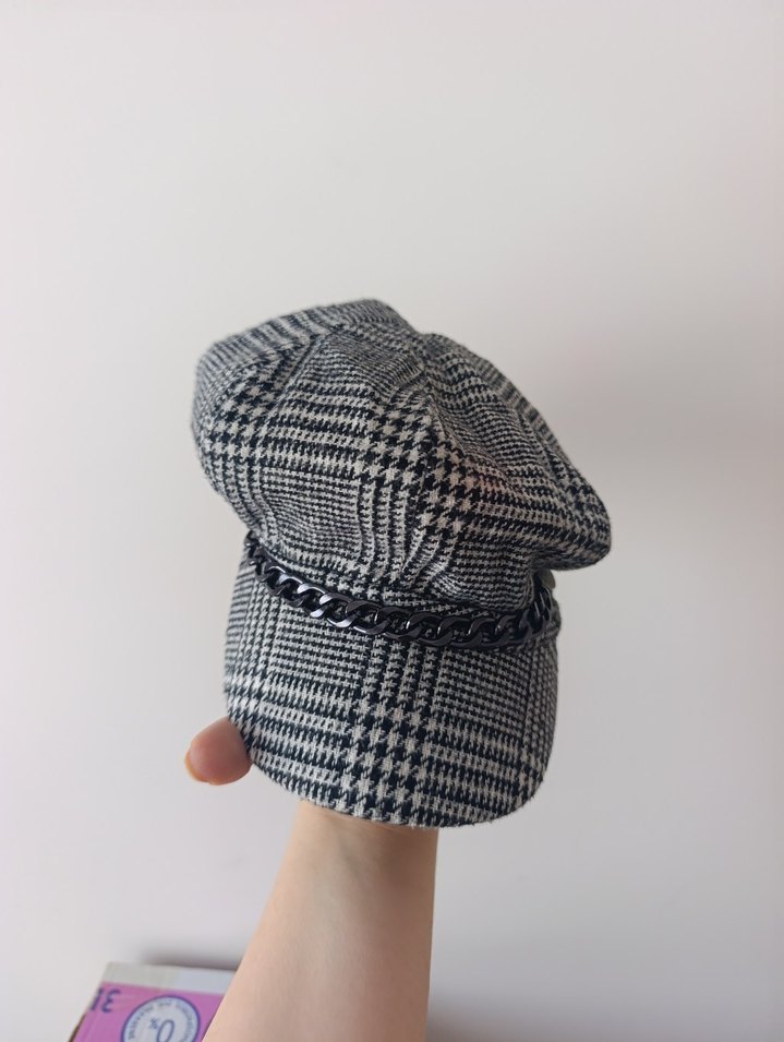 Gri Ekoseli Zincir Detaylı Kadın Şapka - Görsel 4