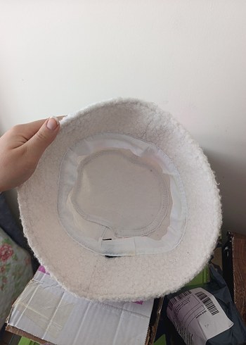 Beyaz Peluş Kadın Şapka - Görsel 4