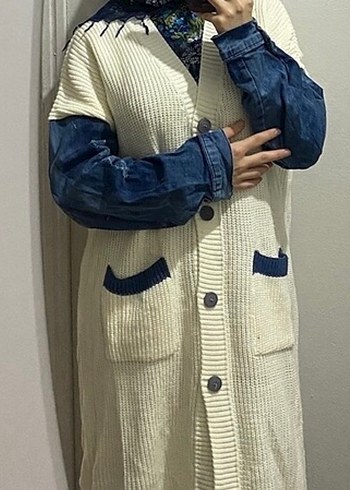 Uzun Beyaz Triko Hırka Kot Kollu - Görsel 2