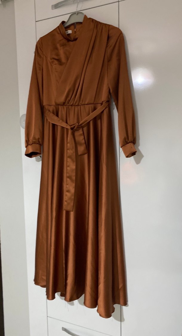 Kahverengi Uzun Drapeli Kadın Elbise M bedene uygun - Görsel 2