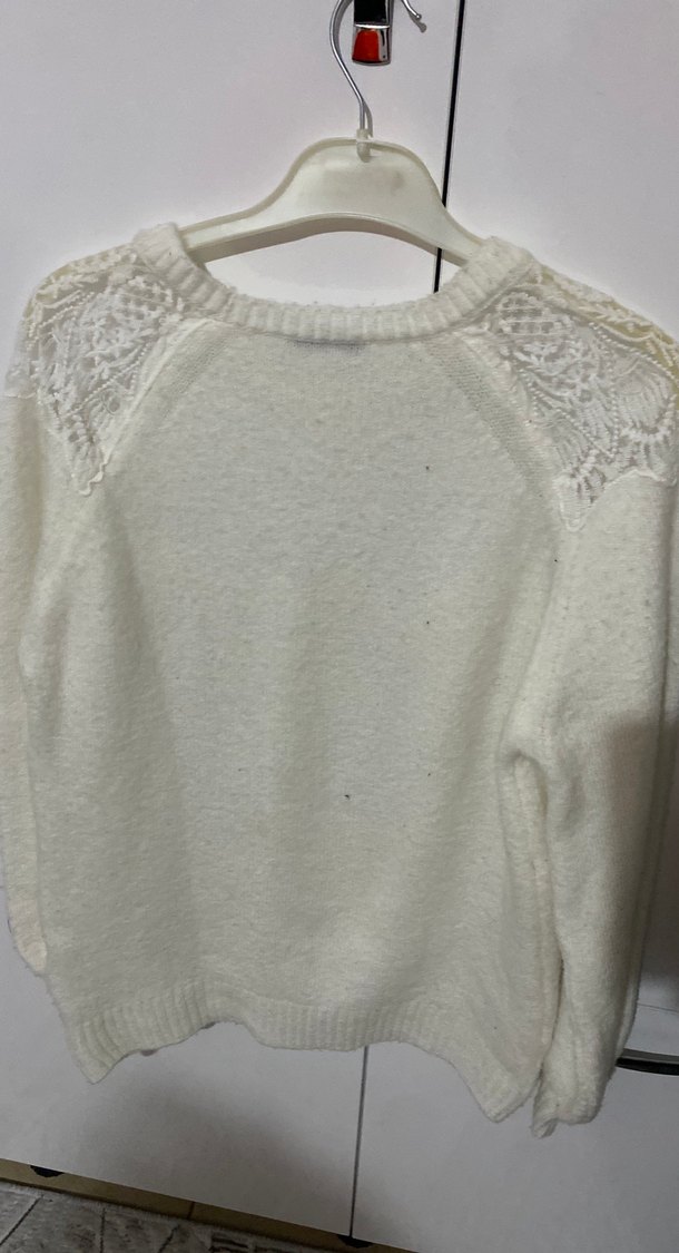 Örgü Detaylı Beyaz Kadın Kazak - Görsel 4