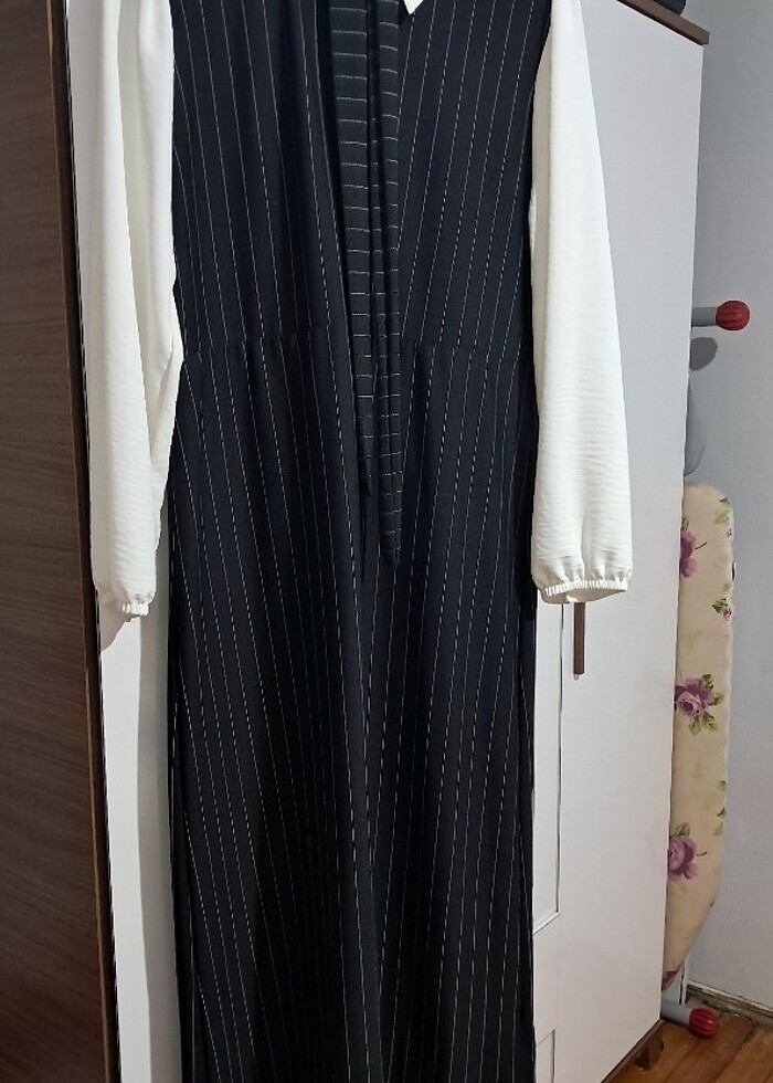 Siyah jile tarzı elbise - Görsel 3