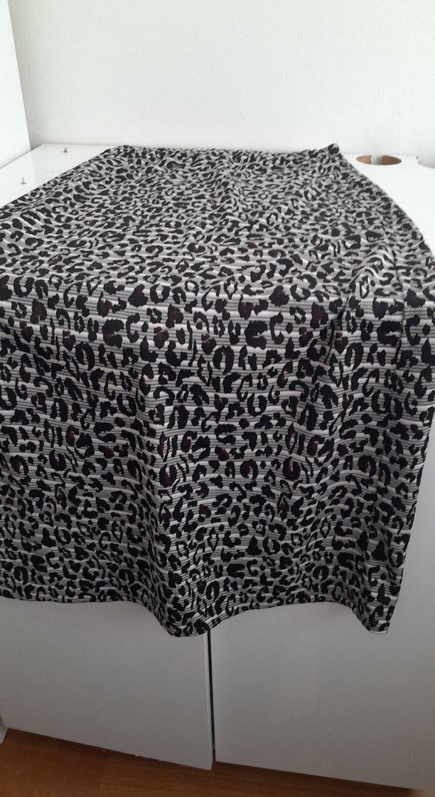 Gri Yılan Desenli Pilili Midi Hamile Eteği - Görsel 3