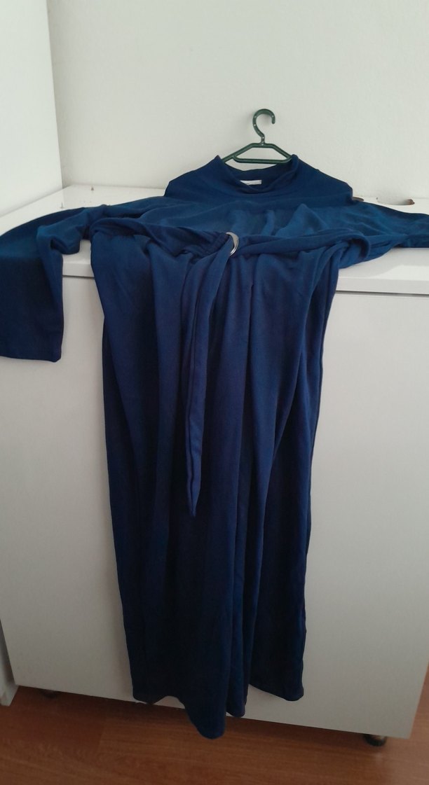 Koyu Mavi Boğazlı elbise - Görsel 2