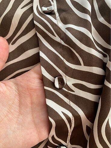 44 Beden Cotton Bar Saten Zebra Desen Gömlek