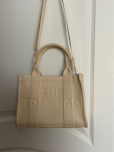 The tote bag çanta