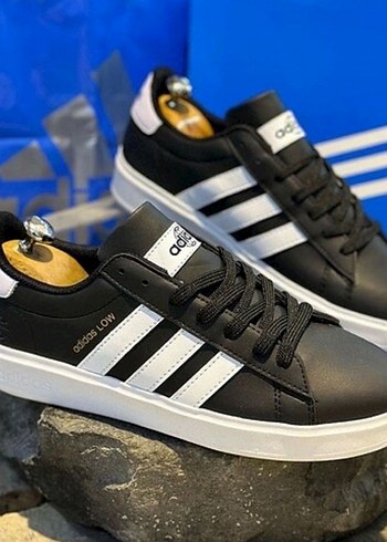 42 Beden siyah Renk Adidas Siyah Beyaz Erkek Spor Ayakkabı